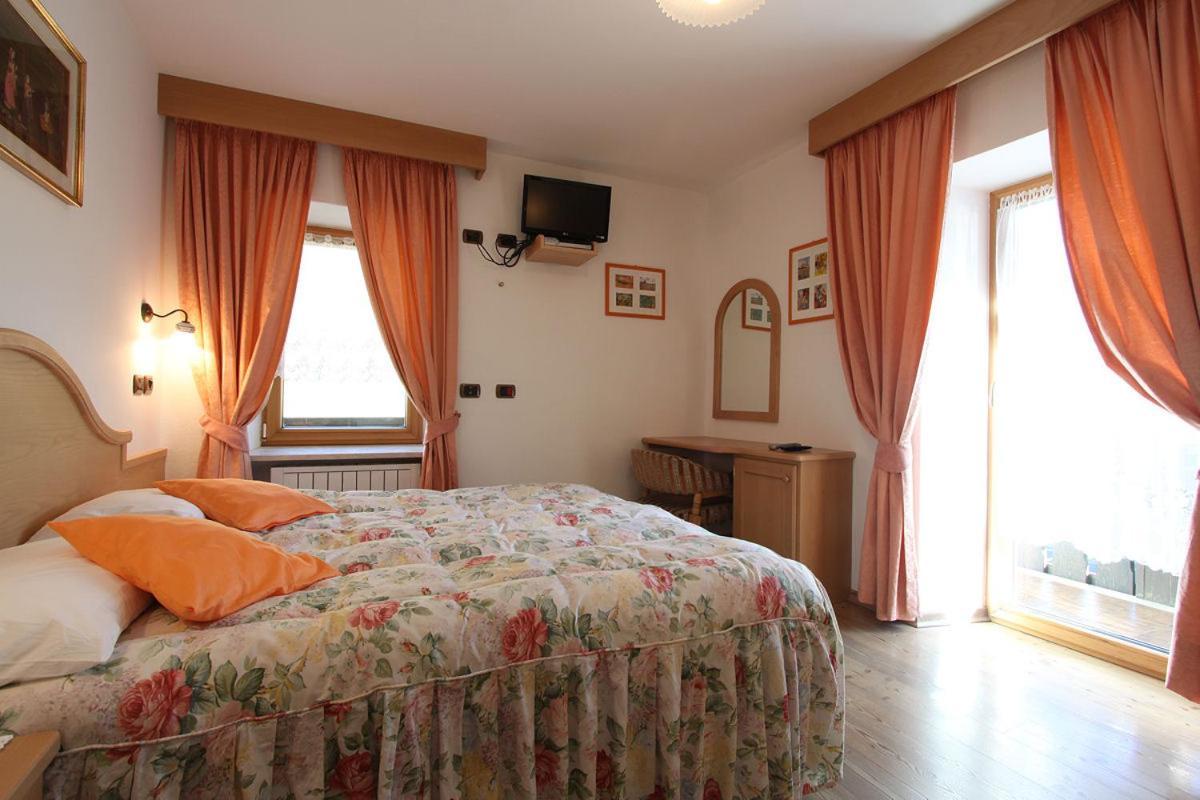 Hotel Al Lago سوراغا المظهر الخارجي الصورة
